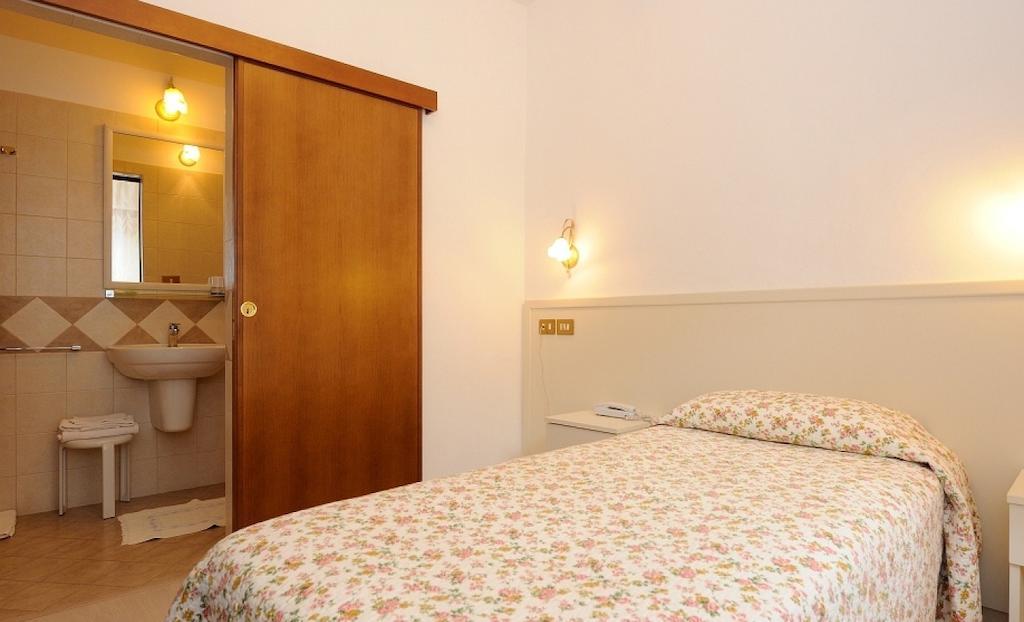 Hotel San Sebastiano Perugia Oda fotoğraf