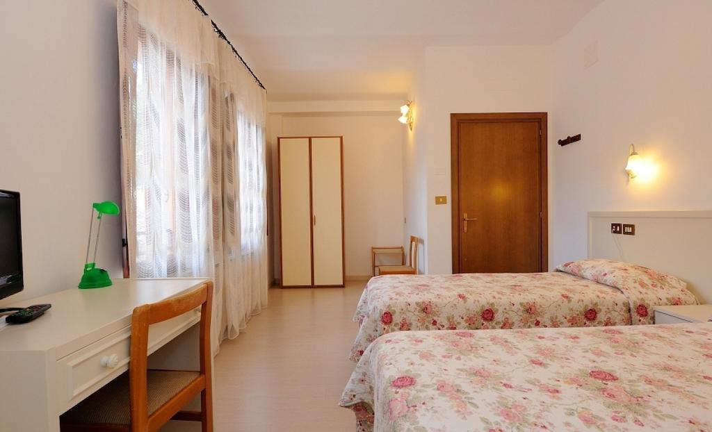 Hotel San Sebastiano Perugia Oda fotoğraf
