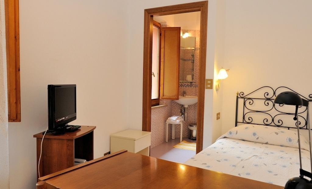Hotel San Sebastiano Perugia Oda fotoğraf
