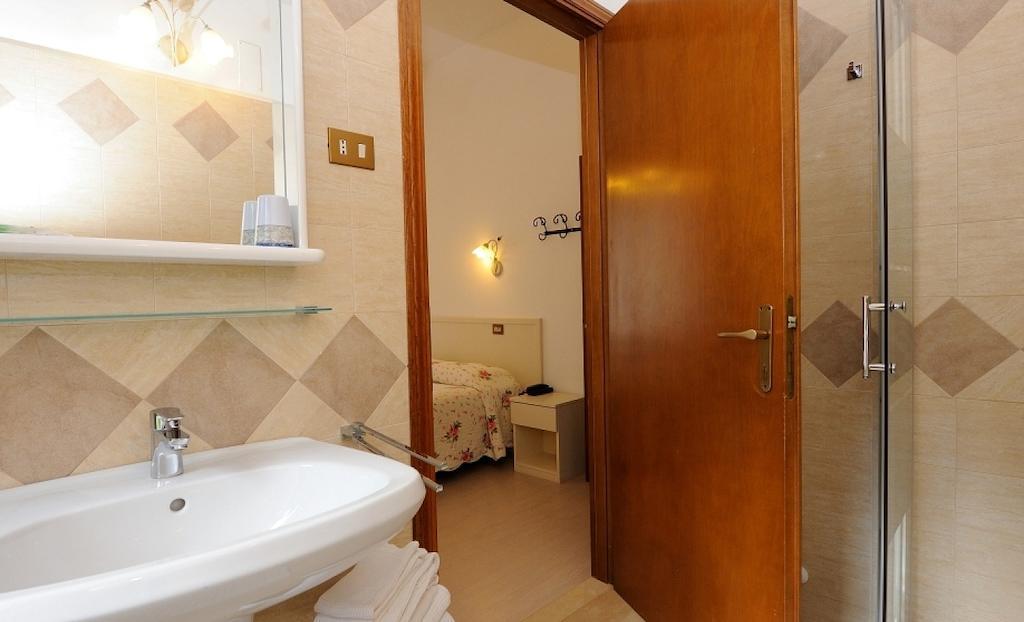 Hotel San Sebastiano Perugia Oda fotoğraf